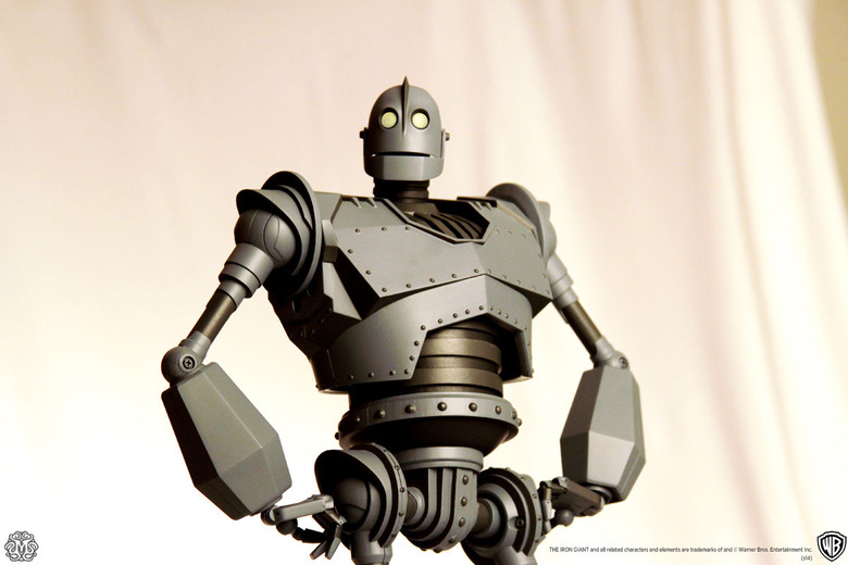 Mondo Iron Giant Toy 2