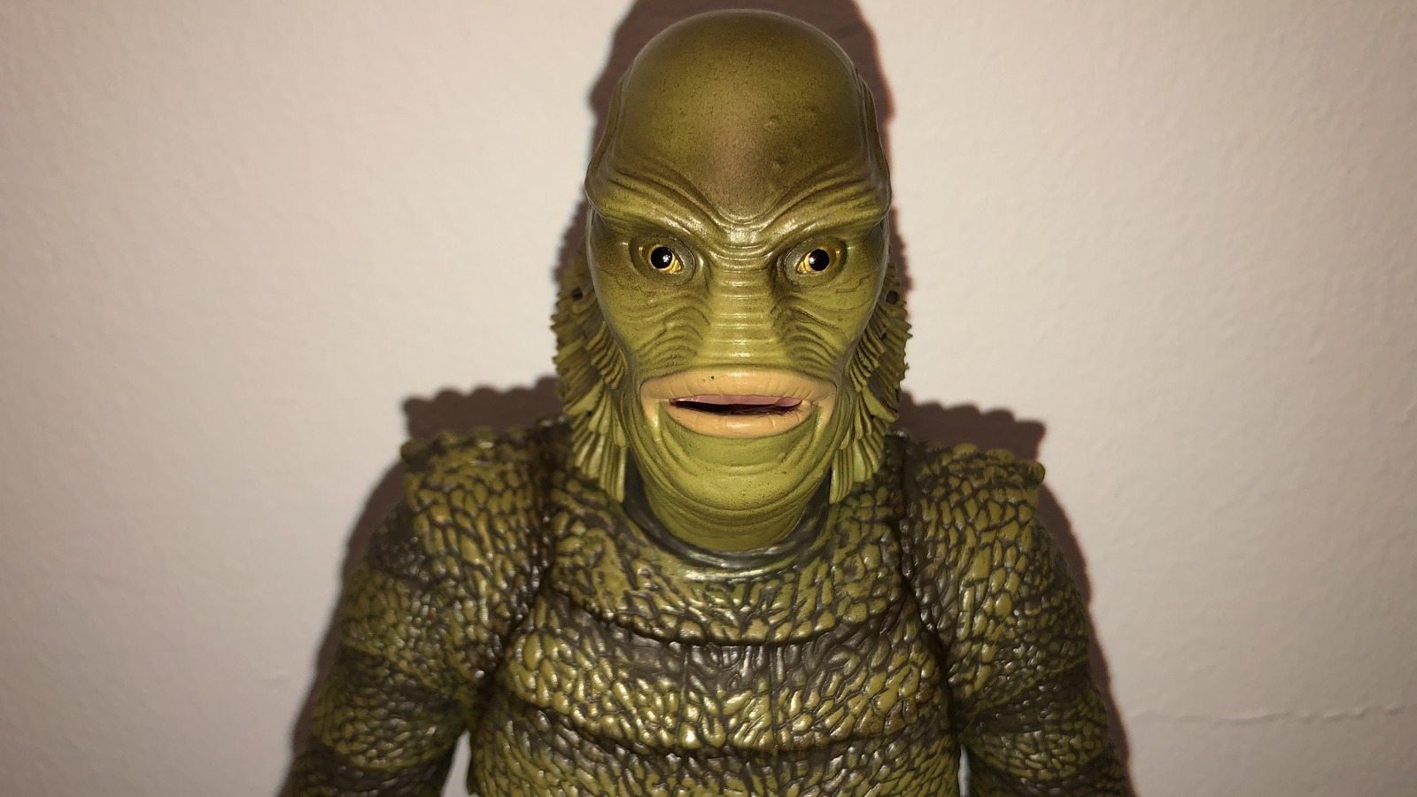 Mondo S Creature From The Black Lagoon Figure Is Up To The Gills In Creepy Exclusive