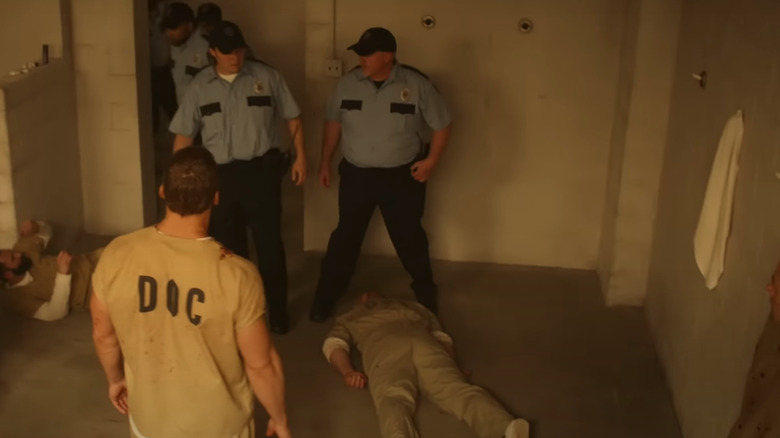 Alan Ritchson in Reacher Prison