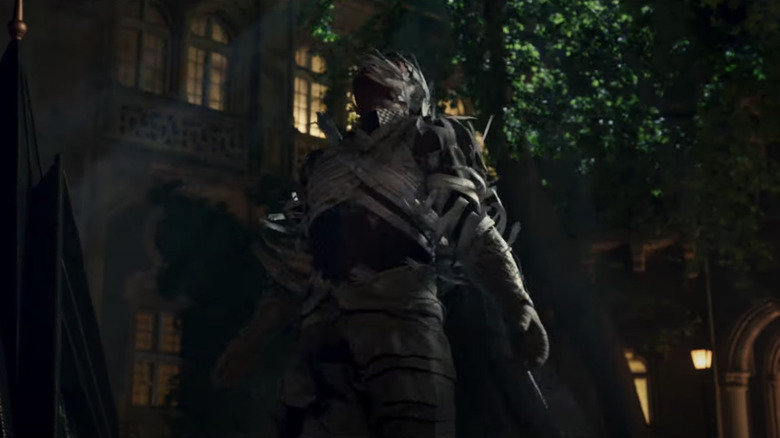 Oscar Isaac really embracing the role of Moon Knight. Or the other way around.