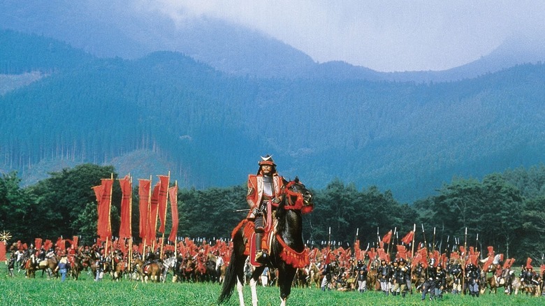 Soldiers riding horses in Ran