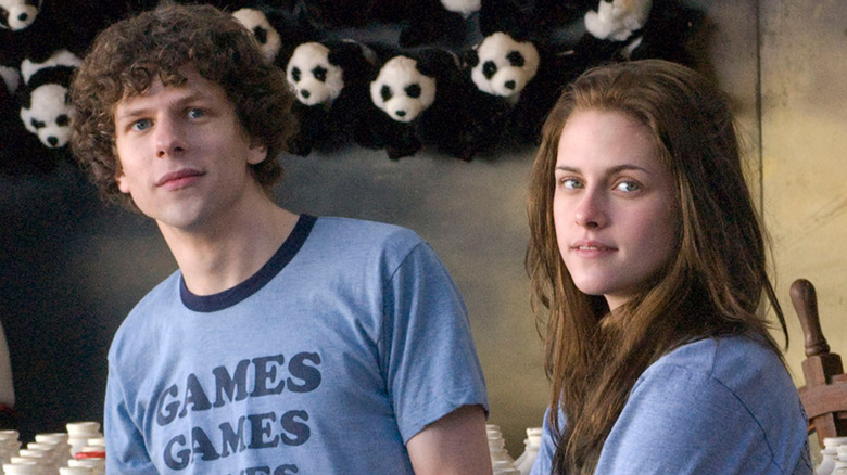 Jesse Eisenberg and Kristen Stewart in "Adventureland"