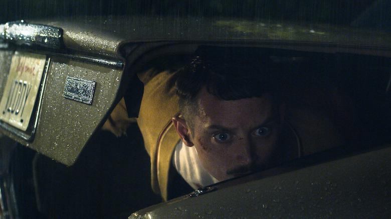 Elijah Wood hiding