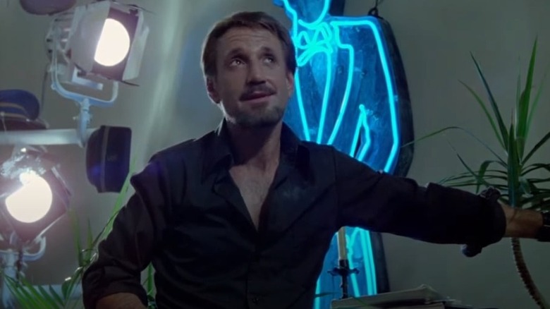 Roy Scheider  looking up