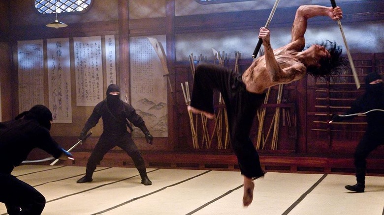 Raizo fighting ninjas