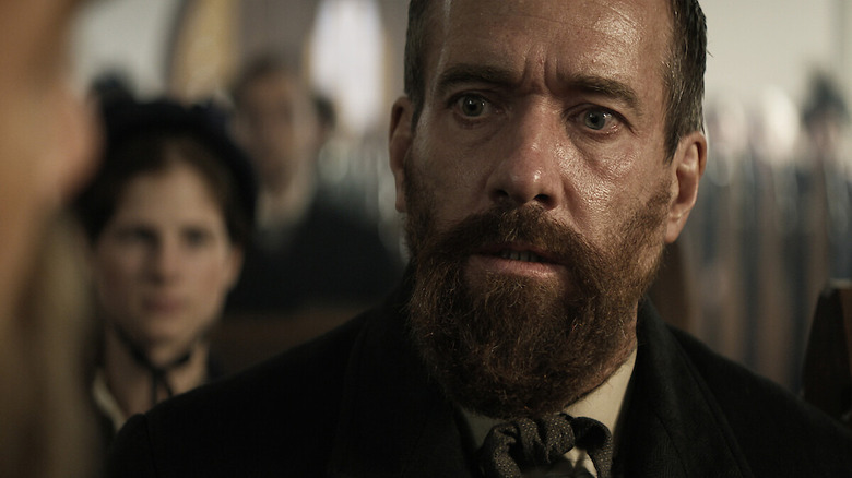 Matthew Macfadyen as Charles J. Guiteau looking astonished and sweaty in Death by Lightning