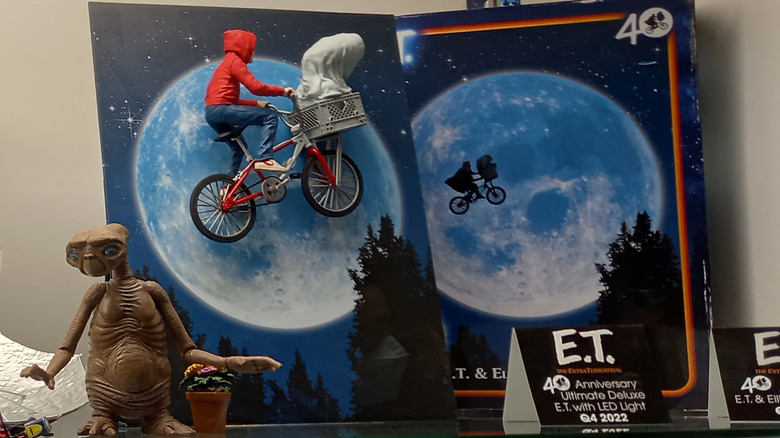 NECA E.T. The Extra-Terrestrial Action Figures
