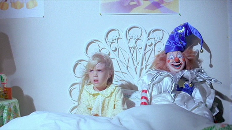 Heather O'Rourke observes a blinding light in Poltergeist