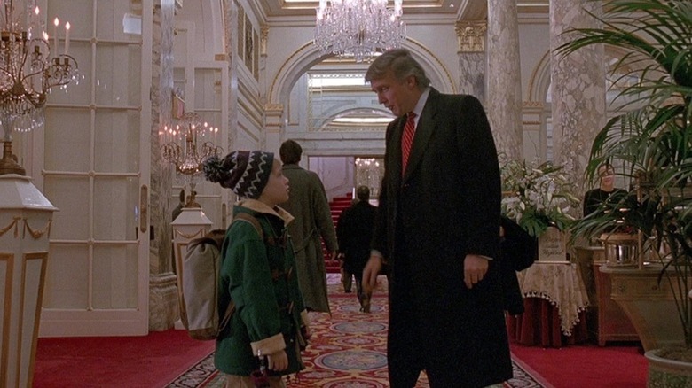 Macauley Culkin as Kevin McCallister meets Donald Trump in Home Alone 2: Lost in New York