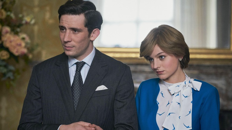 Josh O'Connor and Emma Corrin in The Crown season 4