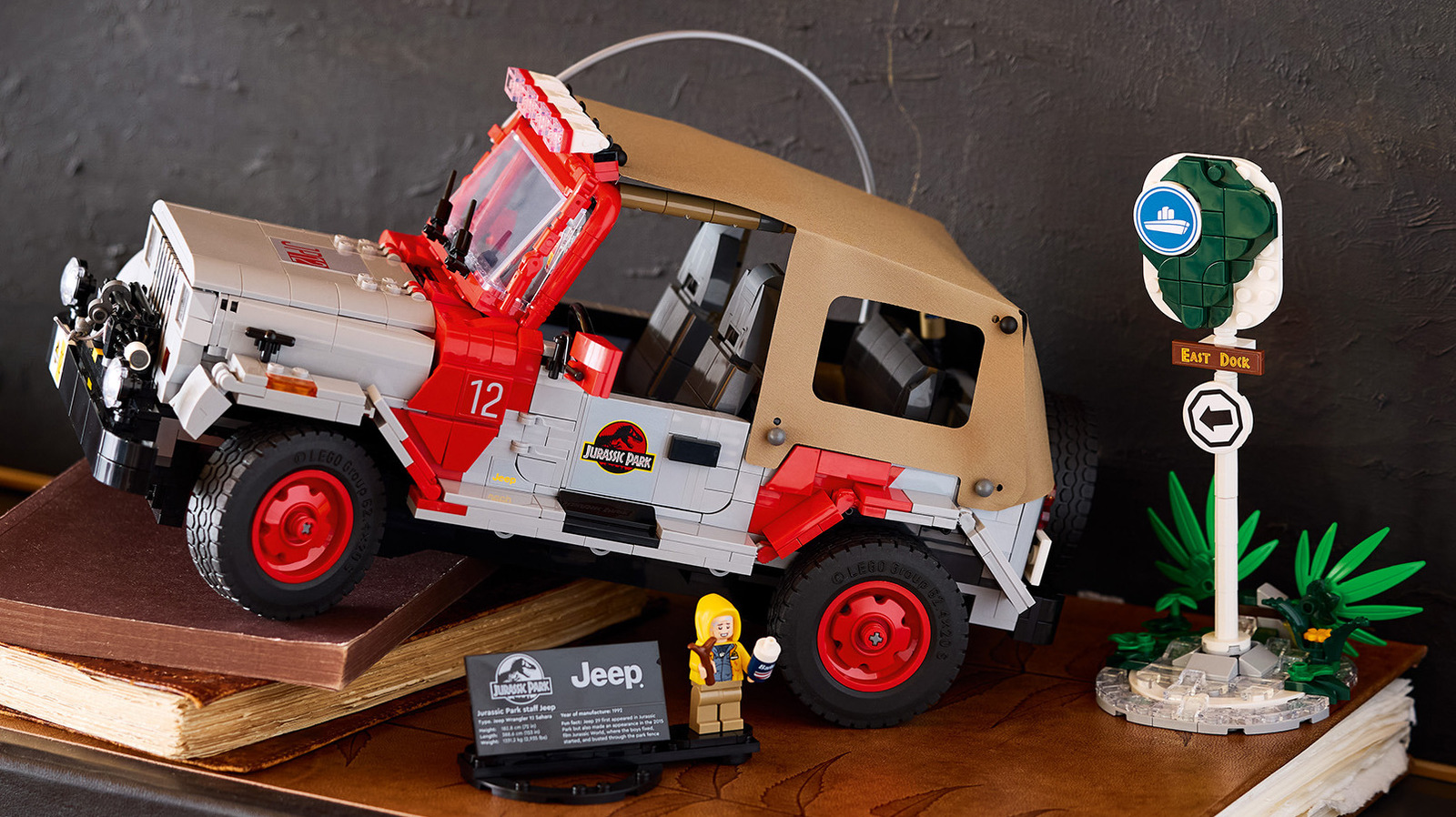 New Jurassic Park LEGO Sets Bring An Iconic Vehicle And Classic Fossil To Shelves