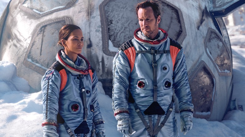 Moonfall Halle Berry and Patrick Wilson