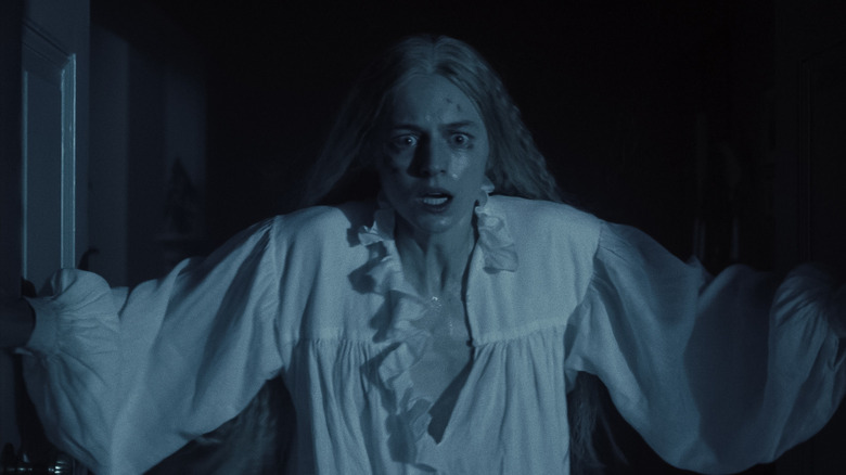 Anna vê algo assustador em Nosferatu (2024)