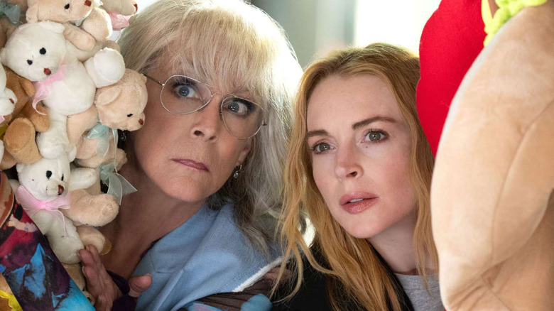 Tess Coleman (Jamie Lee Curtis) and Anna Coleman (Lindsay Lohan) try to save a photoshoot in Freakier Friday