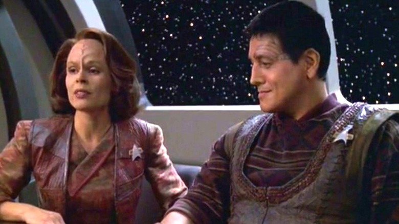 B'Elanna Torres and Chakotay in their Maquis clothing on Star Trek: Voyager