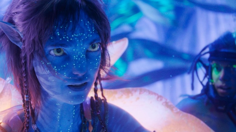 Spider ve a Kiri en Avatar: Fuego y Ceniza