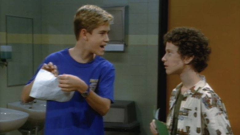 Mark-Paul Gosselaar's Zack Morris stands next to Dustin Diamond's Screech in Good Morning Miss Bliss