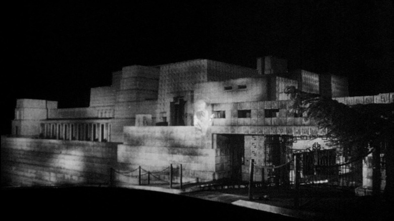 Ennis's house appears in black and white in the house on the haunted hill