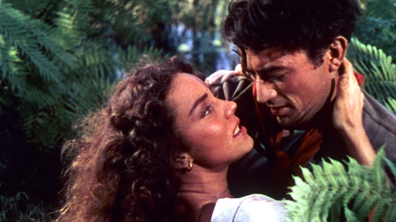 Jennifer Jones Chaarl Chavez segurando Guugory Peck como McCales McCales del Del