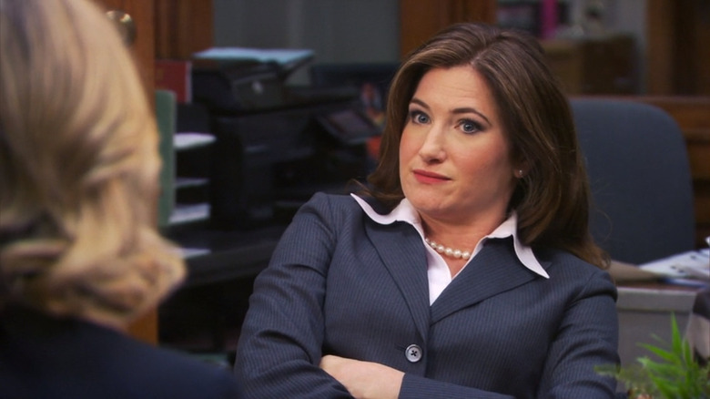 Jennifer Barkley crossing her arms and judging Leslie in Parks and Recreation