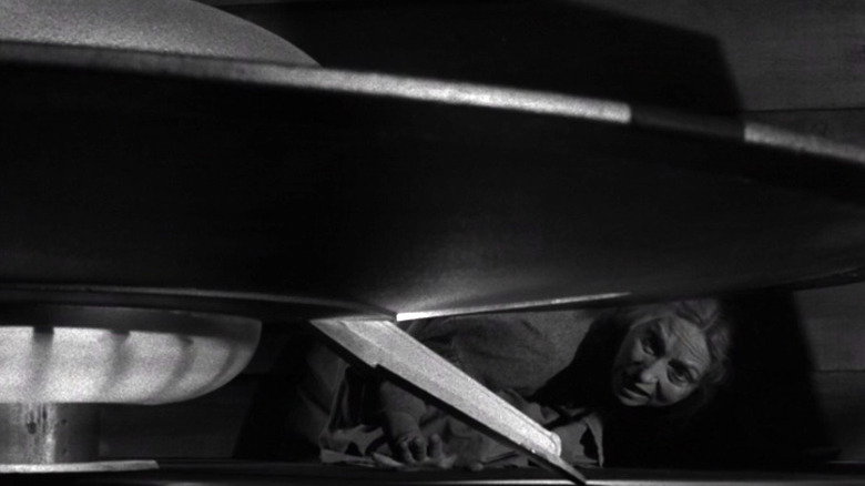 The Twilight Zone The Invaders Agnes Moorehead UFO