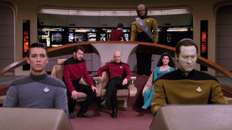 స్టార్ ట్రెక్‌లో USS ఎంటర్‌ప్రైజ్-D యొక్క ప్రధాన వంతెన: ది నెక్స్ట్ జనరేషన్