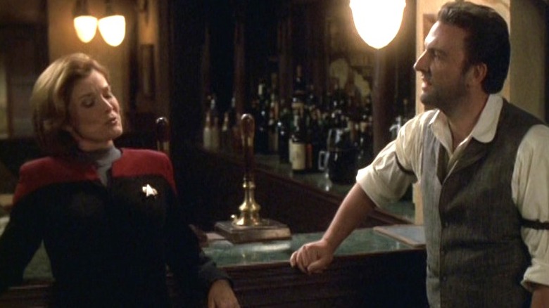 Captain Janeway talking to Michael Sullivan on Star Trek: Voyager