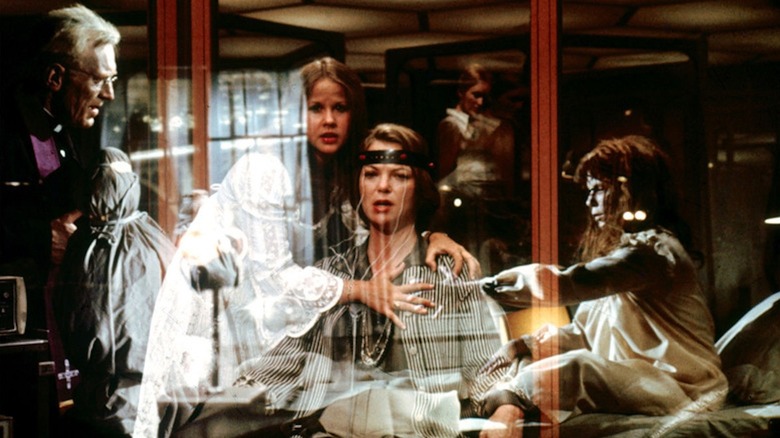 Linda Blair Regan Macneil, Max von Sydow as a father as Merrin and Louise Fletcher, when Dr. Gene hardly ponders in posso Exorcist II: The Heretic