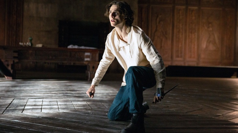 Paul Atreides preparing to train in Dune (2021)