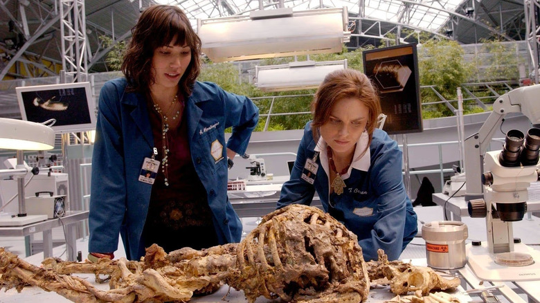 Bones pilot Emily Deschanel 