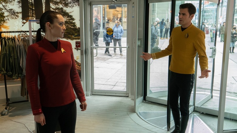 Star Trek: Strange New Worlds La'an and Kirk