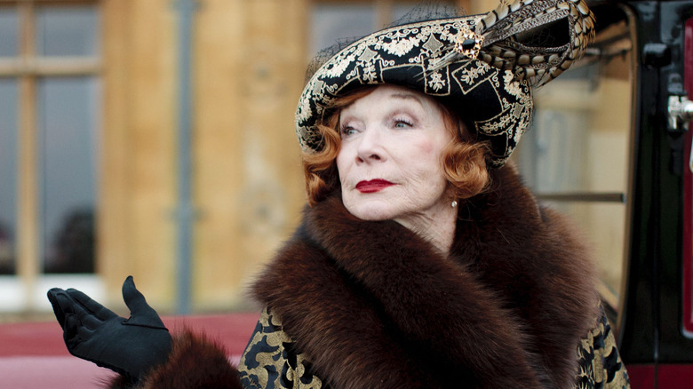 Shirley MacLaine with a killer hat on Downton Abbey