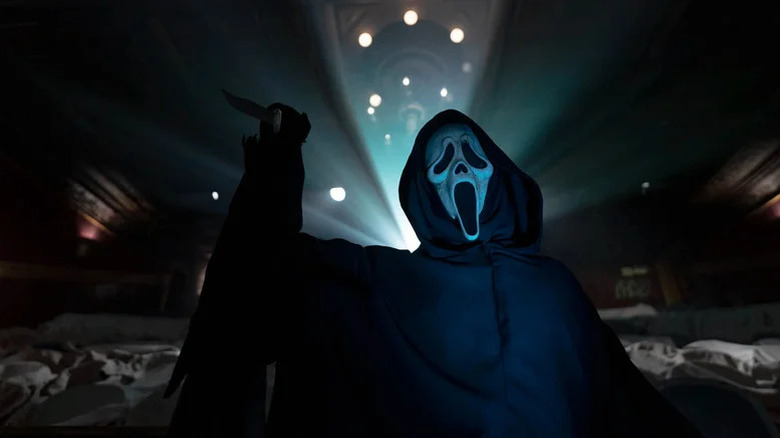 Ghostface brandishes a knife in Scream VI