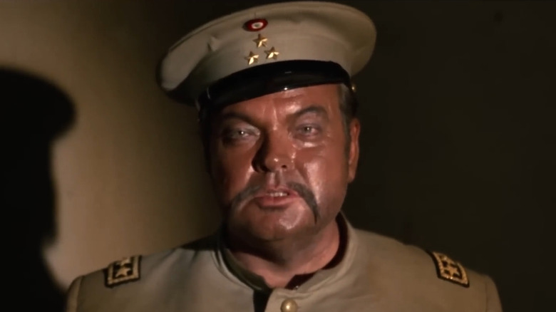 Coronel Cascorro entrecerrando los ojos en Tepepa