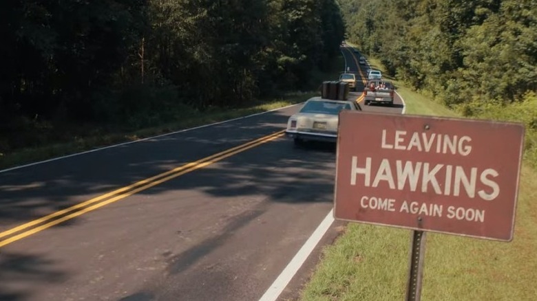 Leaving Hawkins sign "Stranger Things"