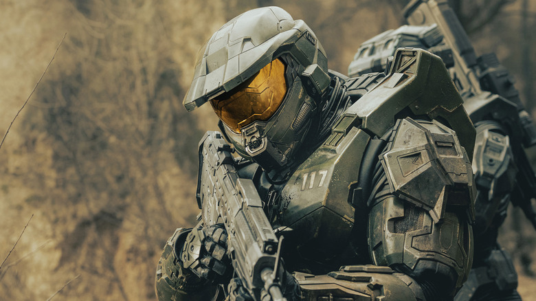 Master Chief holding a rifle in the Halo show