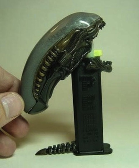 ALIEN PEZ DISPENSER