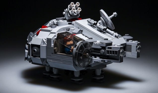 micro Lego Millennium Falcon