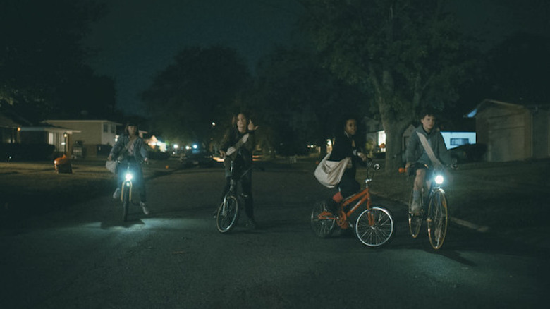 Riley Lai Nelet, Sofia Rosinsky, Camryn Jones, and Fina Strazza in "Paper Girls"