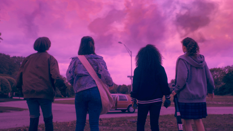 Riley Lai Nelet, Sofia Rosinsky, Camryn Jones, and Fina Strazza in Paper Girls