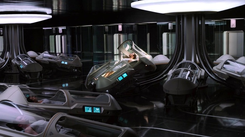 Jim Preston wakes up in Passengers (2016)
