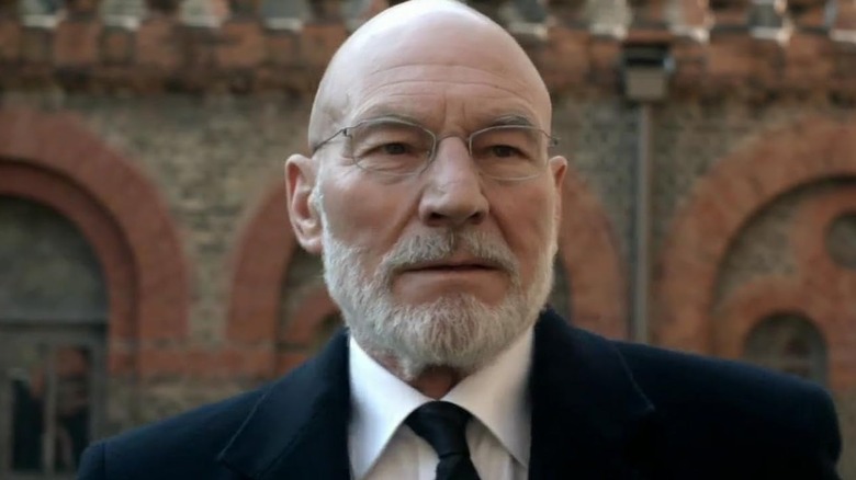 Patrick Stewart looks sharp in a suit as Claudius in Hamlet (2009)