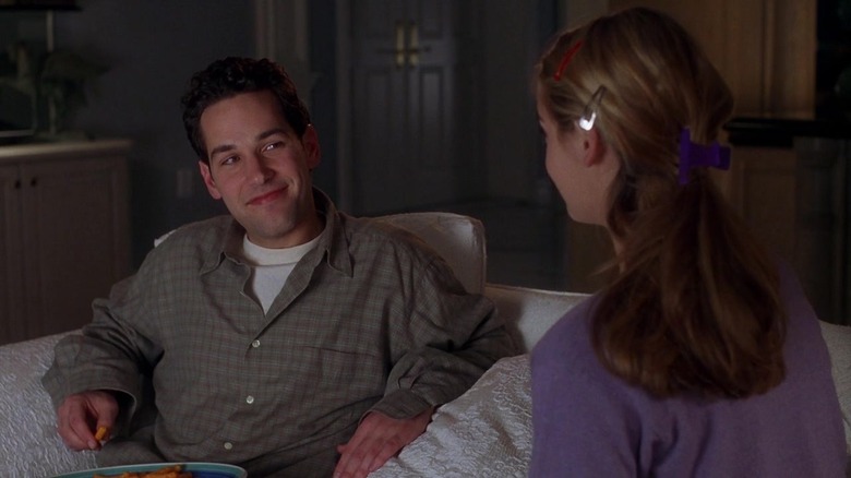 Josh and Cher on the snacking couch in Clueless