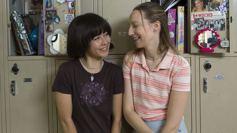 Maya Erskine and Anna Konkle in Pen15