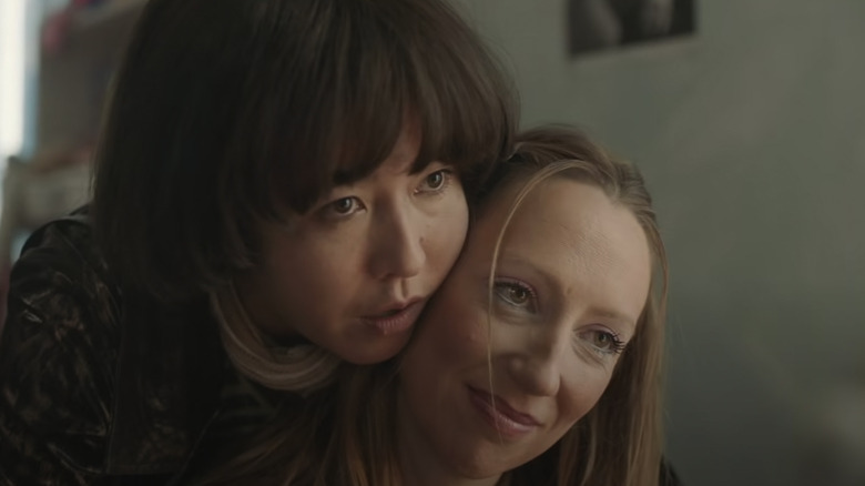 Anna and Maya in Pen15
