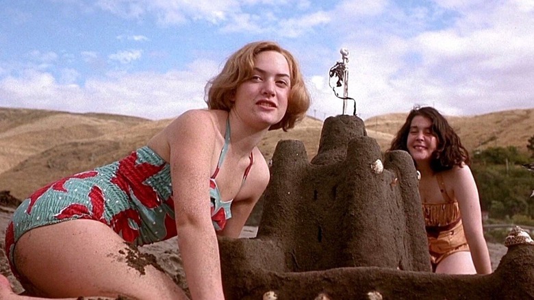 Kate Winslet and Melanie Lynskey building a sandcastle in Heavenly Creatures