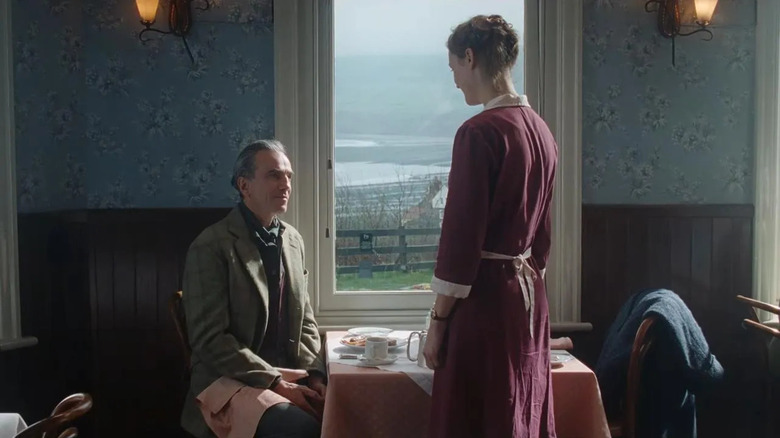Phantom Thread ordering breakfast Alma