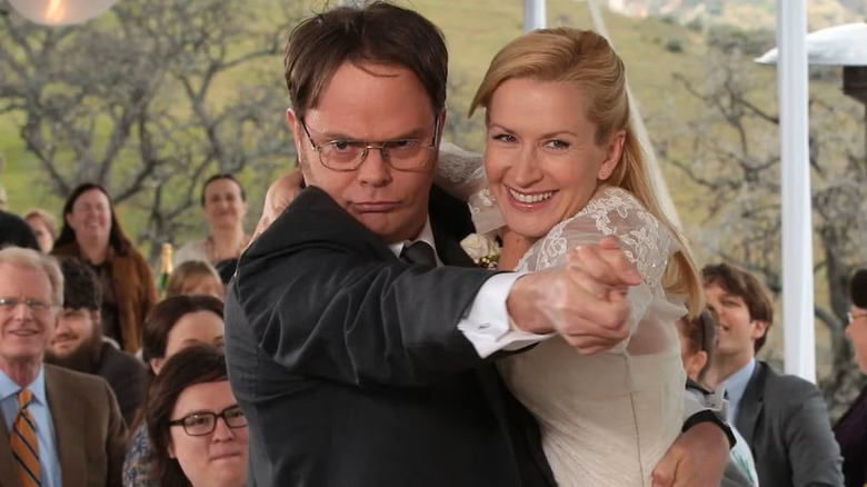 Rainn Wilson Angela Kinsey dancing The Office