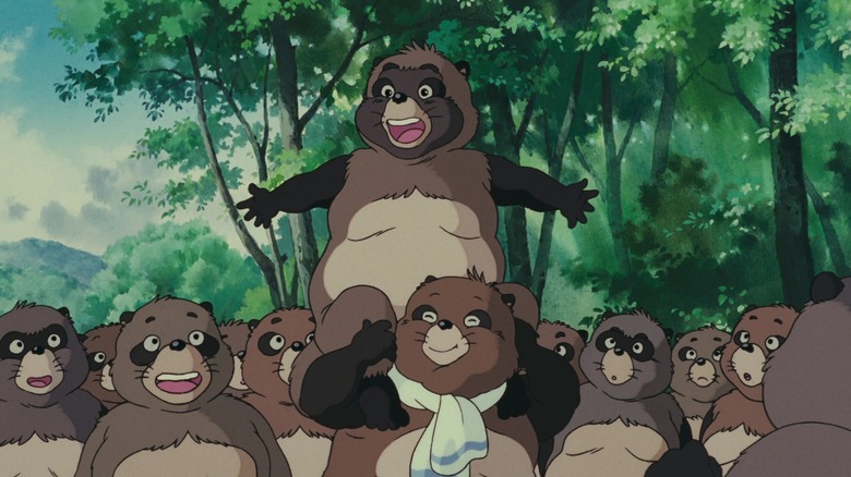 పోమ్ పోకోలో తన తోటివారి పైన ఒక తనుకి ఎగురవేయబడుతోంది