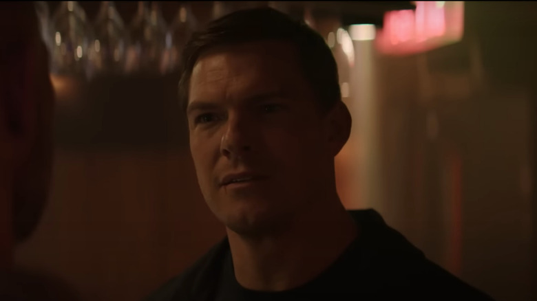 Alan Ritchson as Jack Reacher in Reacher